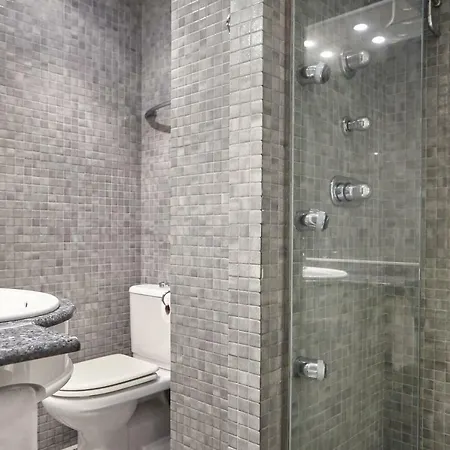 Salaberria With Private Garage 산세바스티안